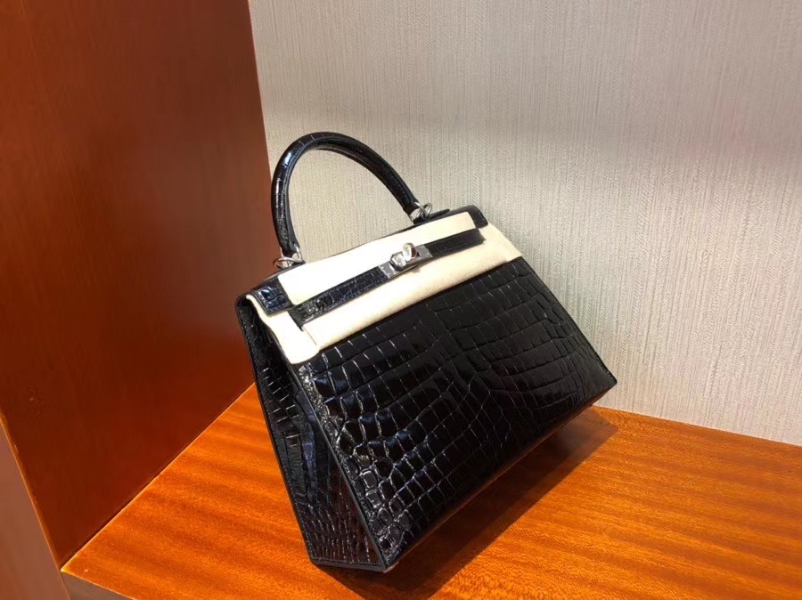 Hermès(爱马仕)Kelly 25cm Crocodile shiny 亮面鳄鱼ck89 黑色 Noir 银扣 现货-拉尔森鳄鱼皮具定制 - 爱马仕包包官网 Hermès(爱马仕)Kelly 25cm Crocodile shiny 亮面鳄鱼ck89 黑色 Noir 银扣 现货