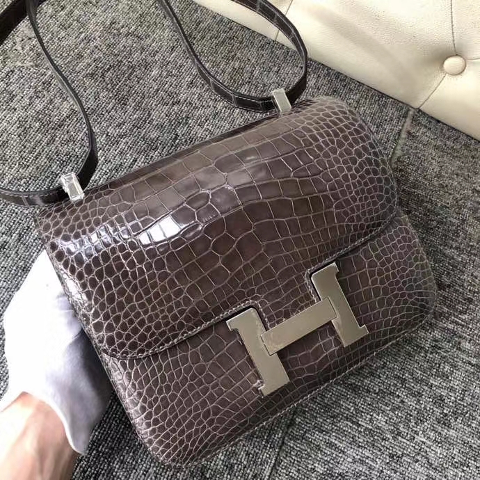 Hermès（爱马仕）Constance 24cm  Alligator shiny 亮面鳄鱼 铅笔灰 银扣 顶级手缝 现货