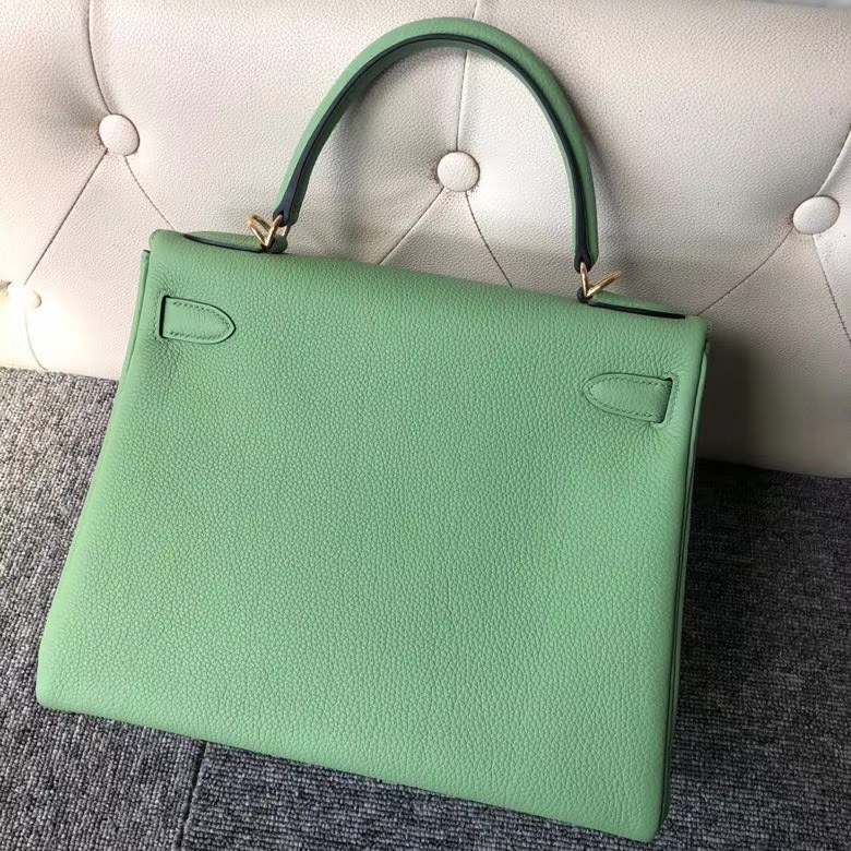Hermès(爱马仕)Kelly 28cm 原厂小牛皮 togo 3i 牛油果绿 金扣 顶级手缝 现货-拉尔森鳄鱼皮具定制 - 爱马仕包包官网 Hermès(爱马仕)Kelly 28cm 原厂小牛皮 togo 3i 牛油果绿 金扣 顶级手缝 现货