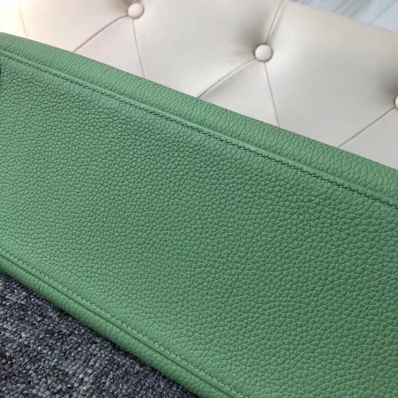 Hermès(爱马仕)Kelly 28cm 原厂小牛皮 togo 3i 牛油果绿 金扣 顶级手缝 现货-拉尔森鳄鱼皮具定制 - 爱马仕包包官网 Hermès(爱马仕)Kelly 28cm 原厂小牛皮 togo 3i 牛油果绿 金扣 顶级手缝 现货