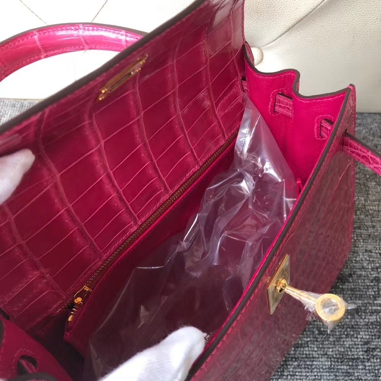Hermès（爱马仕）Kelly 凯莉包 Crocodile shiny 亮面鳄鱼 J5 天方夜谭粉紫 金扣 25cm 顶级手缝