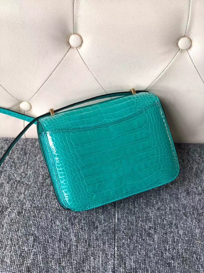 Hermès（爱马仕）Constance 18cm Alligator shiny 亮面鳄鱼 6o 帝王绿 金扣 顶级手缝 现货