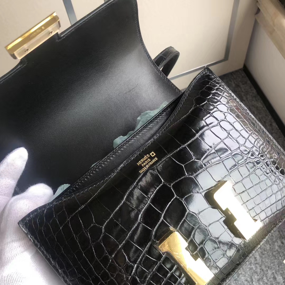 Hermès（爱马仕）Constance 空姐包 shiny alligator crocodile 亮面鳄鱼 Ck89黑色 蜡线全缝 金扣 19cm