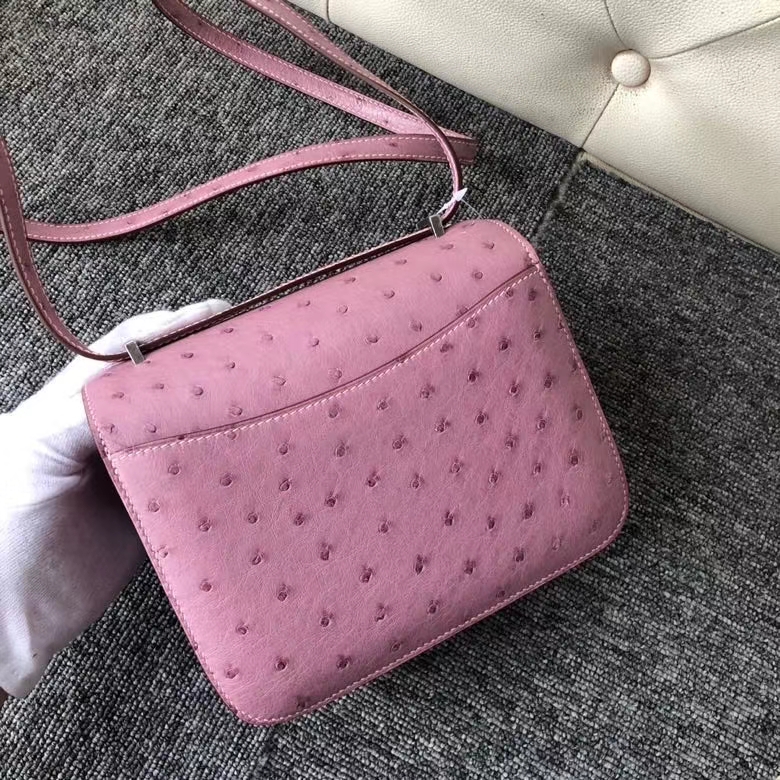 Hermès（爱马仕）Constance 18cm Ostrich kk鸵鸟 浅粉色 银扣 顶级手缝