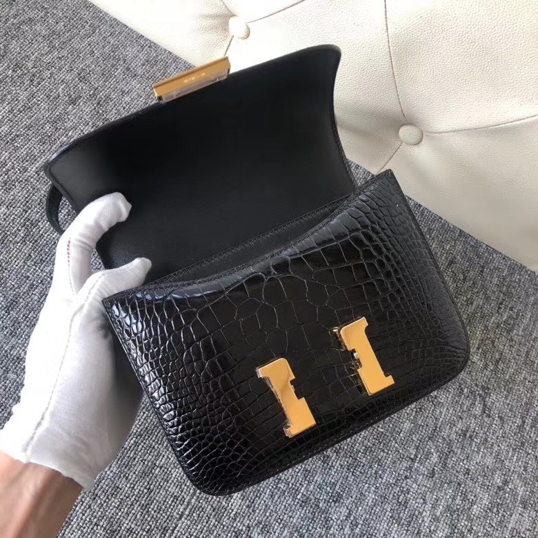 Hermès(爱马仕)Constance 18cm Alligator shiny 亮面鳄鱼 黑色 金扣 顶级手缝 现货-拉尔森鳄鱼皮具定制 - 爱马仕包包官网 Hermès(爱马仕)Constance 18cm Alligator shiny 亮面鳄鱼 黑色 金扣 顶级手缝 现货