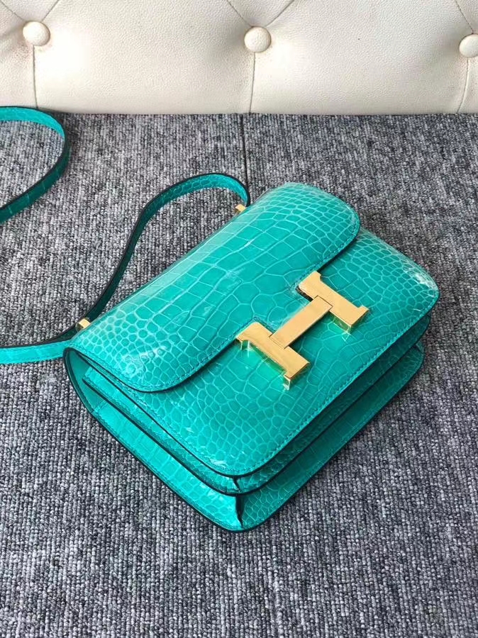 Hermès（爱马仕）Constance 18cm Alligator shiny 亮面鳄鱼 6o 帝王绿 金扣 顶级手缝 现货