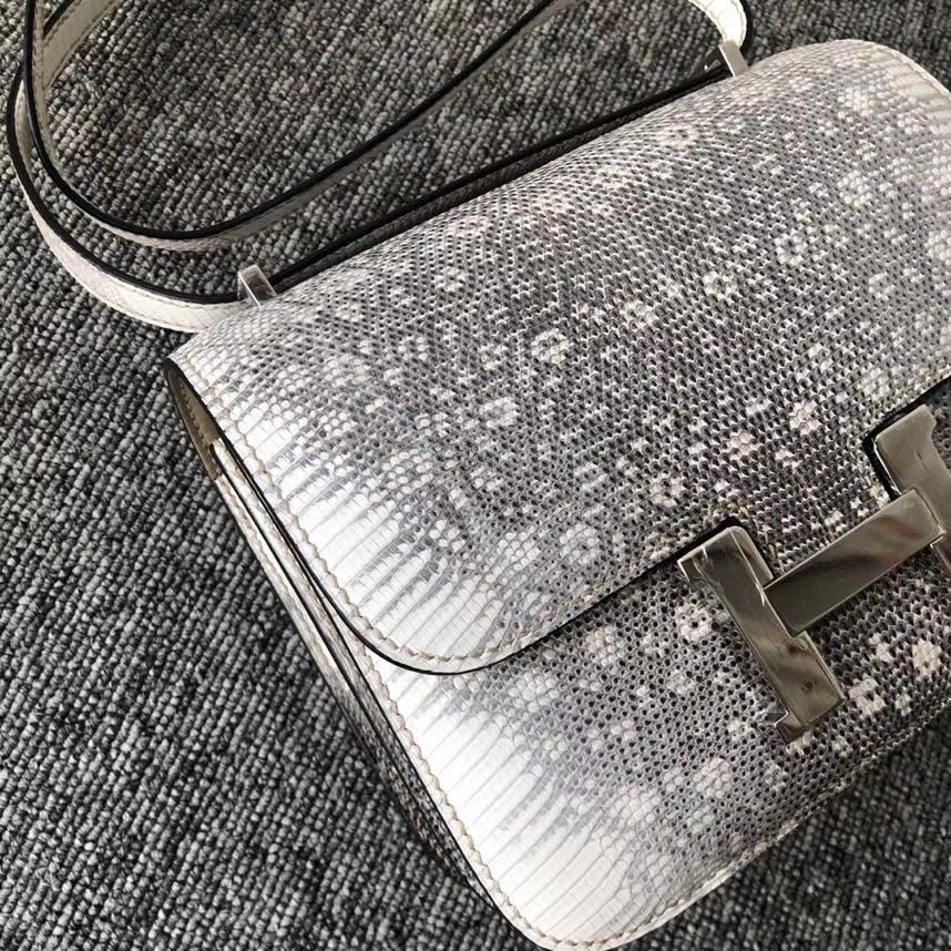 Hermès（爱马仕）Constance 18cm Lizard 进口亮面蜥蜴 01 原色 黑白花色 银扣 现货
