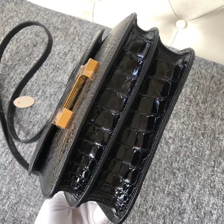 Hermès（爱马仕）Constance 18cm Alligator shiny 亮面鳄鱼 黑色 金扣 顶级手缝 现货