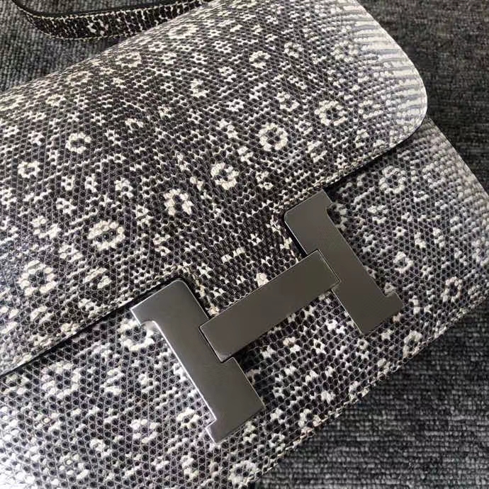 Hermès（爱马仕）Constance 24cm Lizard 进口亮面蜥蜴 01 原色 黑白花色 银扣 定制