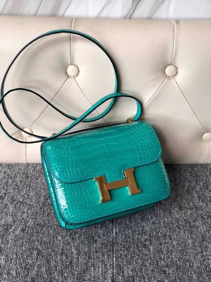 Hermès（爱马仕）Constance 18cm Alligator shiny 亮面鳄鱼 6o 帝王绿 金扣 顶级手缝 现货