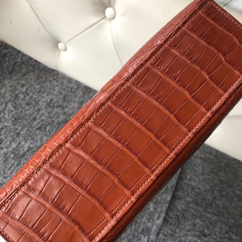 Hermès（爱马仕）Mini kelly pochette 22cm Alligator matt 雾面鳄鱼 棕色 马鞍色 金扣 顶级手缝 现货