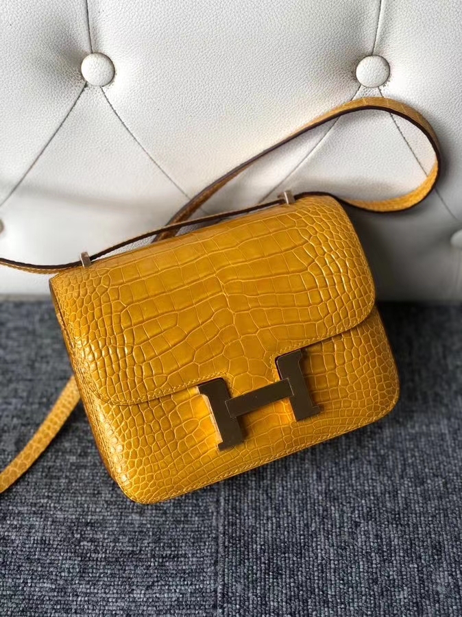 Hermès（爱马仕）Constance 18cm Alligator shiny 亮面鳄鱼 9D 琥珀黄 Ambre 金扣 顶级手缝 现货
