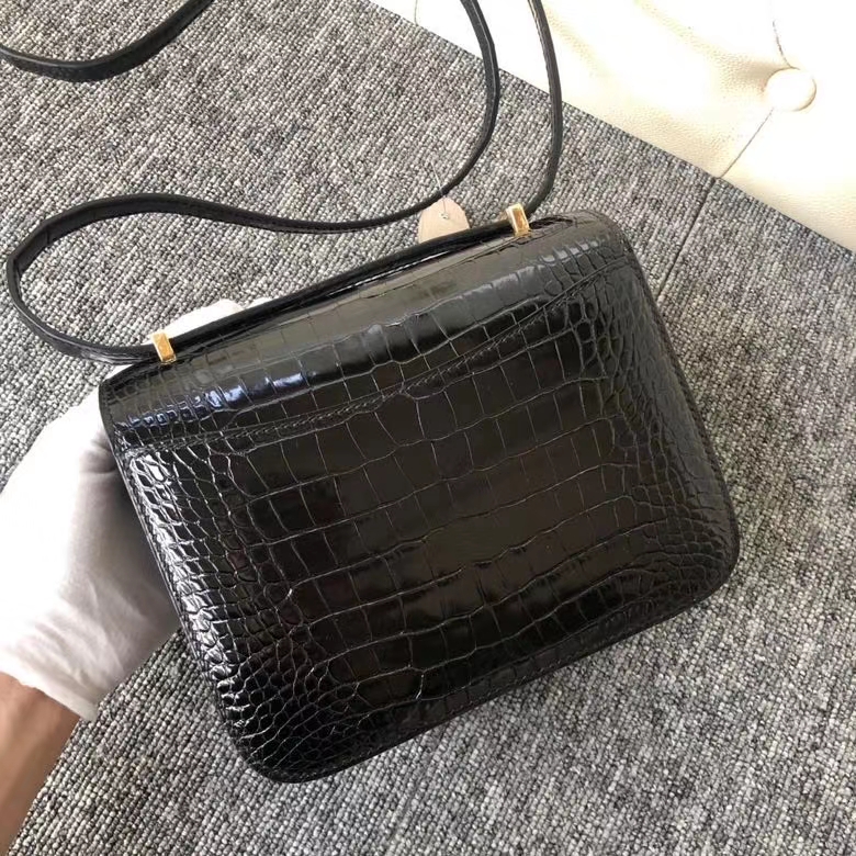Hermès（爱马仕）Constance 18cm Alligator shiny 亮面鳄鱼 黑色 金扣 顶级手缝 现货