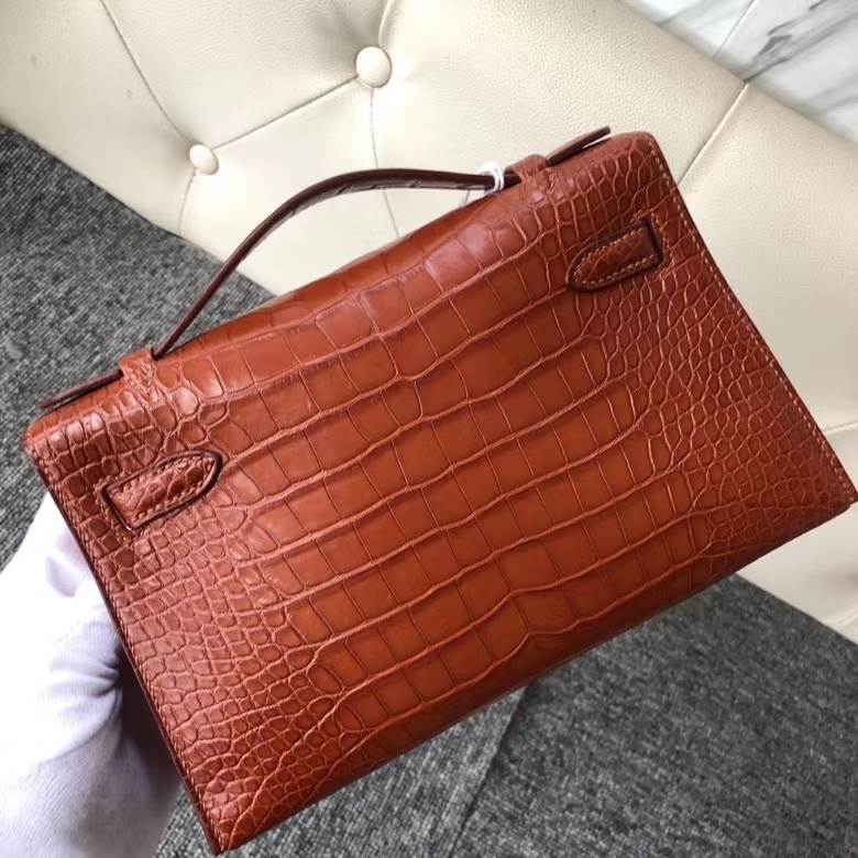 Hermès（爱马仕）Mini kelly pochette 22cm Alligator matt 雾面鳄鱼 棕色 马鞍色 金扣 顶级手缝 现货