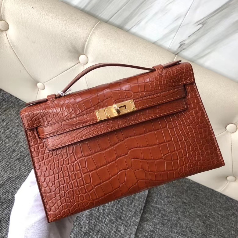 Hermès（爱马仕）Mini kelly pochette 22cm Alligator matt 雾面鳄鱼 棕色 马鞍色 金扣 顶级手缝 现货