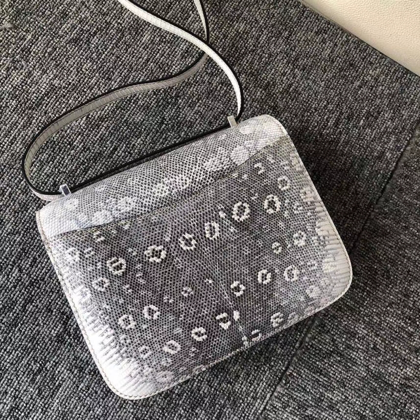 Hermès（爱马仕）Constance 18cm Lizard 进口亮面蜥蜴 01 原色 黑白花色 银扣 现货