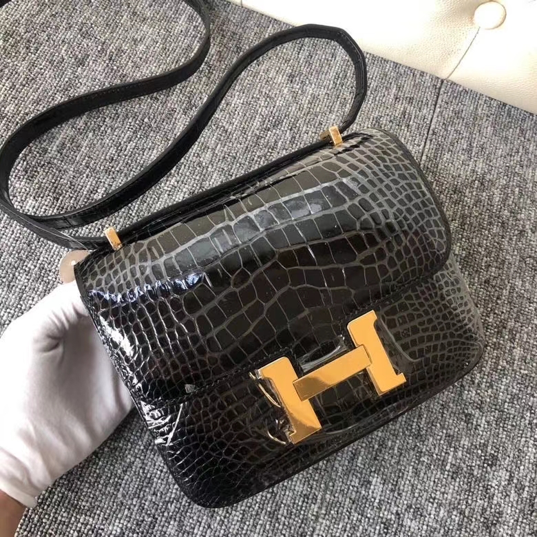 Hermès（爱马仕）Constance 18cm Alligator shiny 亮面鳄鱼 黑色 金扣 顶级手缝 现货
