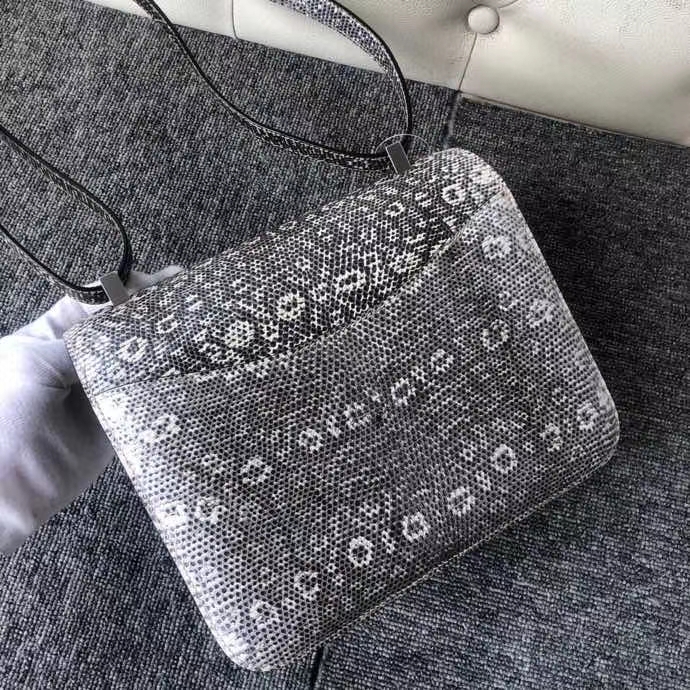 Hermès（爱马仕）Constance 24cm Lizard 进口亮面蜥蜴 01 原色 黑白花色 银扣 定制