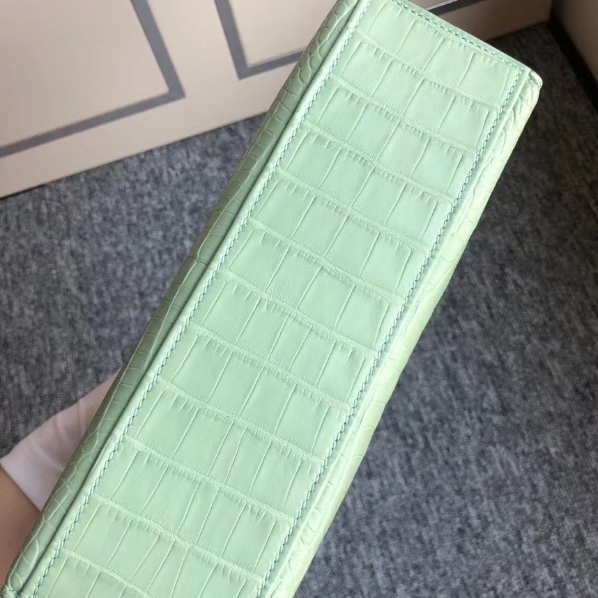 Hermès(爱马仕)Mini kelly pochette 22cm Alligator shiny 亮面鳄鱼 6U 薄荷绿 金扣 现货-拉尔森鳄鱼皮具定制 - 爱马仕包包官网 Hermès(爱马仕)Mini kelly pochette 22cm Alligator shiny 亮面鳄鱼 6U 薄荷绿 金扣 现货