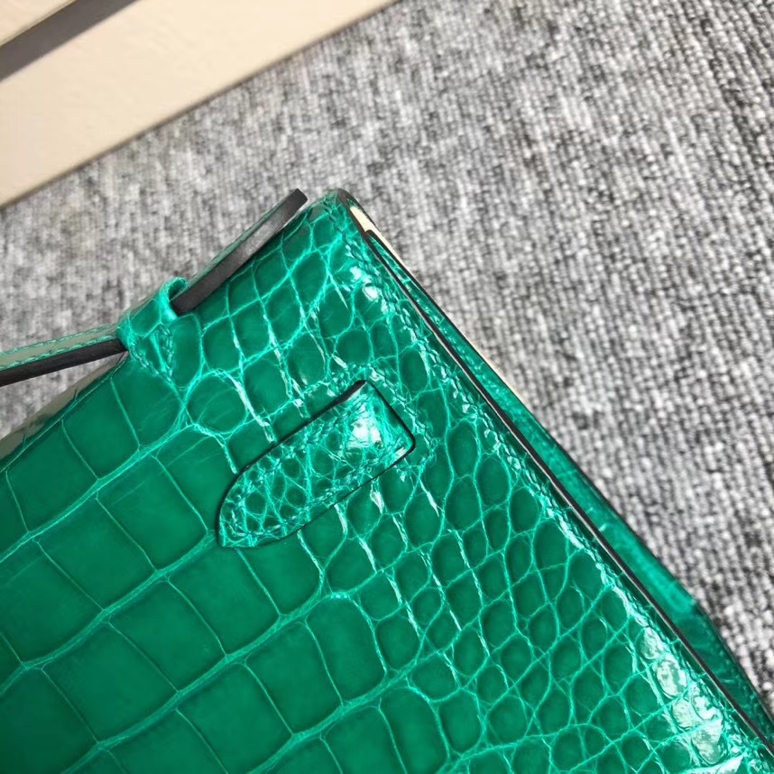 Hermès(爱马仕)Mini kelly pochette 22cm Alligator shiny 亮面鳄鱼 6Q翡翠绿 金扣 现货-拉尔森鳄鱼皮具定制 - 爱马仕包包官网 Hermès(爱马仕)Mini kelly pochette 22cm Alligator shiny 亮面鳄鱼 6Q翡翠绿 金扣 现货