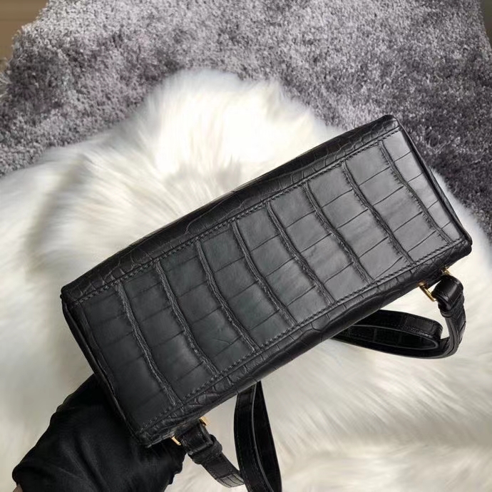 Hermès（爱马仕）Kelly ado Alligator matt 雾面鳄鱼 ck89 黑色 Noir 金扣 22cm