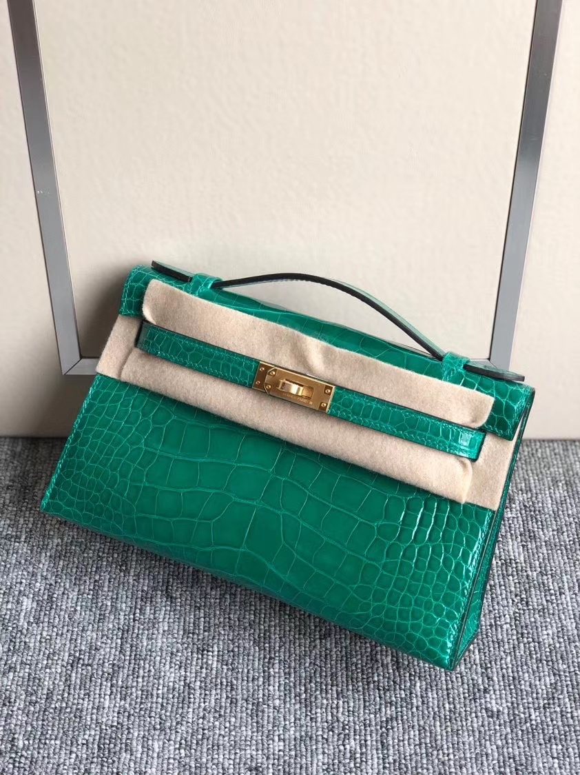 Hermès(爱马仕)Mini kelly pochette 22cm Alligator shiny 亮面鳄鱼 6Q翡翠绿 金扣 现货-拉尔森鳄鱼皮具定制 - 爱马仕包包官网 Hermès(爱马仕)Mini kelly pochette 22cm Alligator shiny 亮面鳄鱼 6Q翡翠绿 金扣 现货