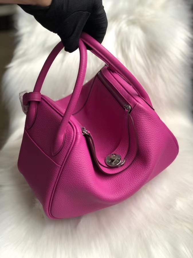 Hermès(爱马仕)Lindy 26cm Tc 皮 9i 玉兰粉 银扣 顶级手缝-拉尔森鳄鱼皮具定制 - 爱马仕包包官网 Hermès(爱马仕)Lindy 26cm Tc 皮 9i 玉兰粉 银扣 顶级手缝
