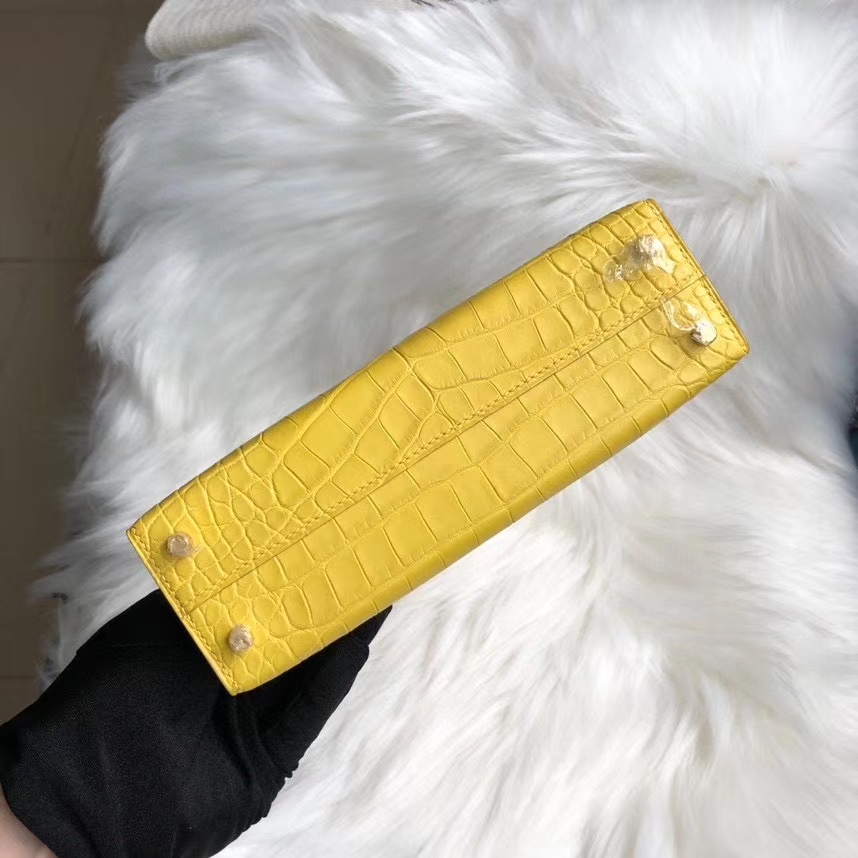 Hermès(爱马仕)Mini kelly ll Alligator matt 雾面鳄鱼 M9 金盏花黄 金扣 顶级手缝 现货-拉尔森鳄鱼皮具定制 - 爱马仕包包官网 Hermès(爱马仕)Mini kelly ll Alligator matt 雾面鳄鱼 M9 金盏花黄 金扣 顶级手缝 现货