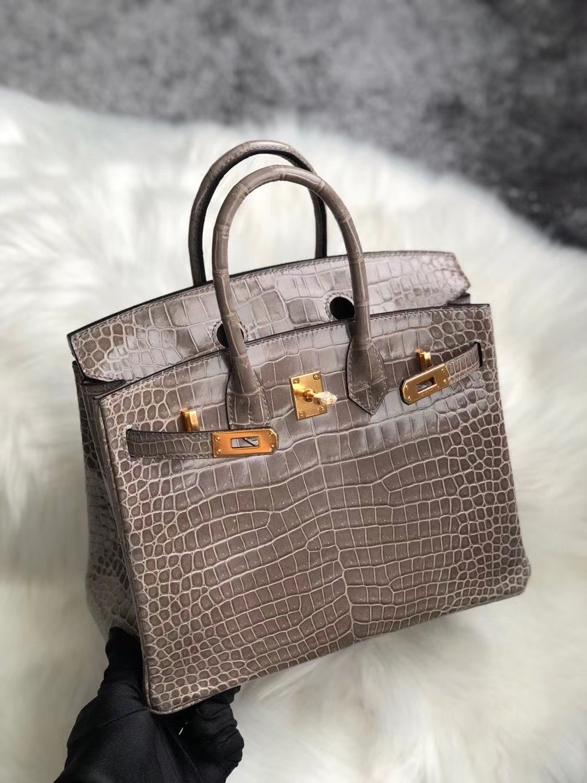 Hermès(爱马仕)Birkin 25cm Porosus shiny 亮面鳄鱼 ck18 斑鸠灰 Gris T 金扣 顶级手缝 定制-拉尔森鳄鱼皮具定制 - 爱马仕包包官网 Hermès(爱马仕)Birkin 25cm Porosus shiny 亮面鳄鱼 ck18 斑鸠灰 Gris T 金扣 顶级手缝 定制
