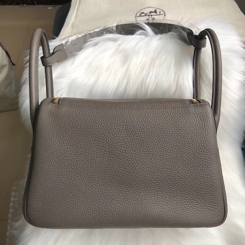 Hermès(爱马仕)Lindy 26cm TC 8F 锡器灰 Etain 金扣 顶级手缝 现货-拉尔森鳄鱼皮具定制 - 爱马仕包包官网 Hermès(爱马仕)Lindy 26cm TC 8F 锡器灰 Etain 金扣 顶级手缝 现货