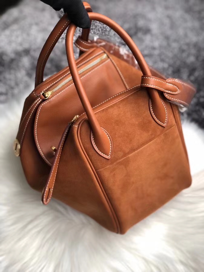 Hermès(爱马仕)Lindy 26cm 麂皮swift金棕色 金扣 顶级手缝-拉尔森鳄鱼皮具定制 - 爱马仕包包官网 Hermès(爱马仕)Lindy 26cm 麂皮swift金棕色 金扣 顶级手缝