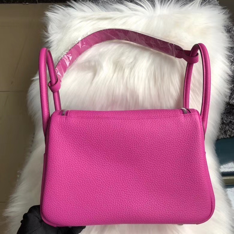 Hermès(爱马仕)Lindy 26cm Tc 皮 9i 玉兰粉 银扣 顶级手缝-拉尔森鳄鱼皮具定制 - 爱马仕包包官网 Hermès(爱马仕)Lindy 26cm Tc 皮 9i 玉兰粉 银扣 顶级手缝