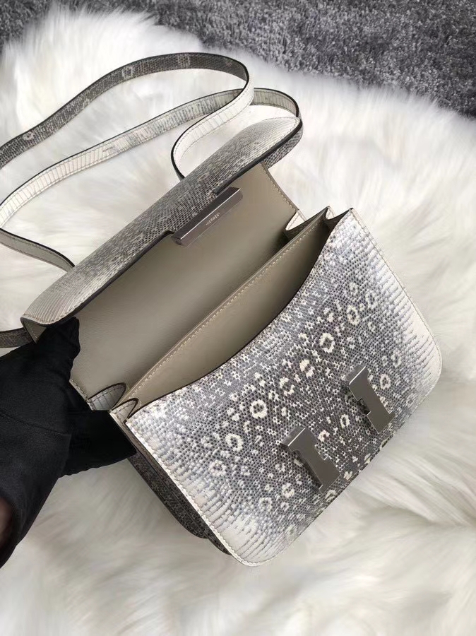 Hermès(爱马仕)Constance18cm Lizard 进口亮面蜥蜴 01 原色 小喜玛拉雅色 银扣 顶级手缝-拉尔森鳄鱼皮具定制 - 爱马仕包包官网 Hermès(爱马仕)Constance18cm Lizard 进口亮面蜥蜴 01 原色 小喜玛拉雅色 银扣 顶级手缝