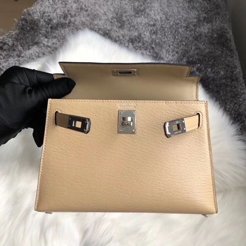 Hermès(爱马仕)Mini kelly ll chevre 山羊皮 S2 风衣灰 trench 银扣 顶级手缝 小可爱-拉尔森鳄鱼皮具定制 - 爱马仕包包官网 Hermès(爱马仕)Mini kelly ll chevre 山羊皮 S2 风衣灰 trench 银扣 顶级手缝 小可爱