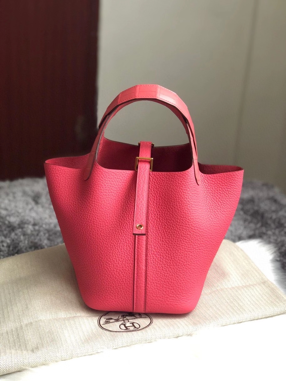 Hermès（爱马仕）Picotin 18cm 唇膏粉 rose azalee 小牛皮 拼 杜鹃红 鳄鱼手腕 金扣