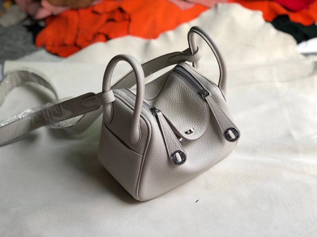 Hermès（爱马仕）Mini lindy ck80 珍珠灰 银扣 顶级手缝 20cm 现货