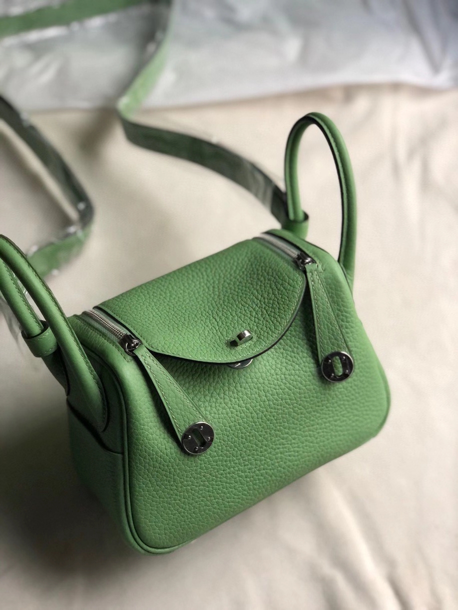 Hermès（爱马仕）Mini lindy 3i 牛油果绿 vert criquet 银扣 顶级手缝  现货