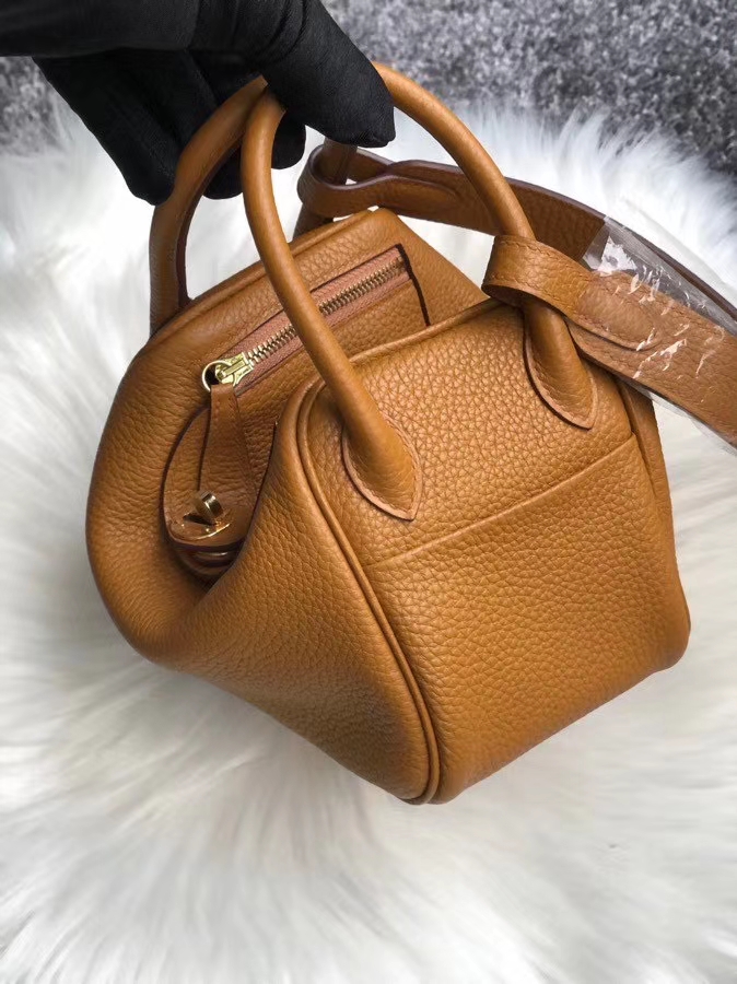 Hermès(爱马仕)Mini lindy togo S2 芝麻黄 Sesame 金扣 顶级手缝 可定制-拉尔森鳄鱼皮具定制 - 爱马仕包包官网 Hermès(爱马仕)Mini lindy togo S2 芝麻黄 Sesame 金扣 顶级手缝 可定制