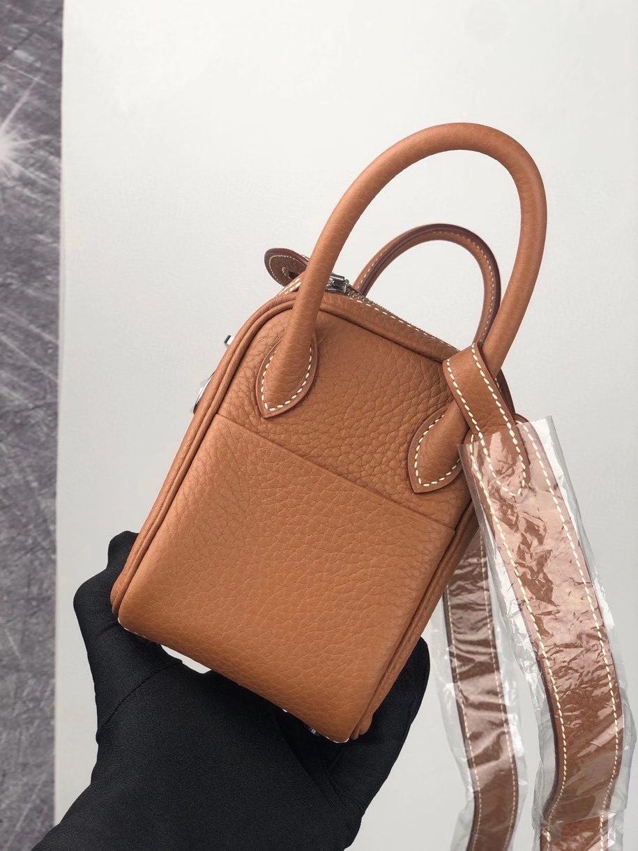 Hermès(爱马仕)Mini lindy ck37 金棕色 Gold 金扣 银扣 顶级手缝 现货-拉尔森鳄鱼皮具定制 - 爱马仕包包官网 Hermès(爱马仕)Mini lindy ck37 金棕色 Gold 金扣 银扣 顶级手缝 现货