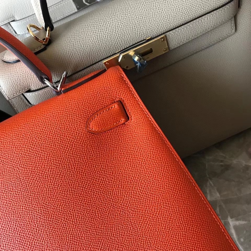 Hermès(爱马仕)Kelly 28cm Epsom 原厂御用掌纹皮 9J 火焰橙 银扣 顶级手缝 现货-拉尔森鳄鱼皮具定制 - 爱马仕包包官网 Hermès(爱马仕)Kelly 28cm Epsom 原厂御用掌纹皮 9J 火焰橙 银扣 顶级手缝 现货