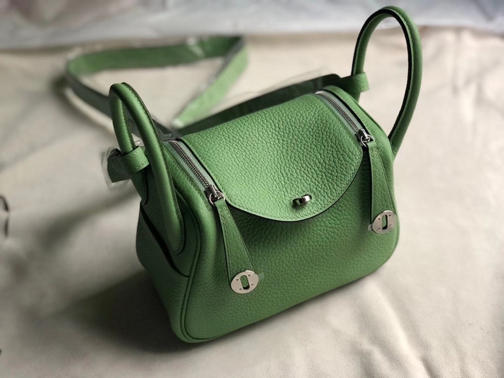 Hermès（爱马仕）Mini lindy 3i 牛油果绿 vert criquet 银扣 顶级手缝  现货