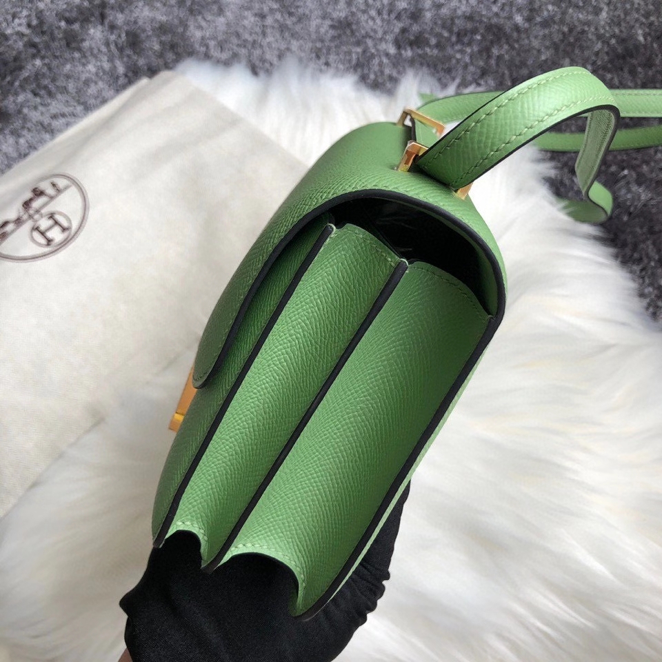 Hermès（爱马仕）Constance 18cm Epsom 原厂掌纹皮 3i 牛油果绿 vert criquet 金扣 顶级手缝 现货