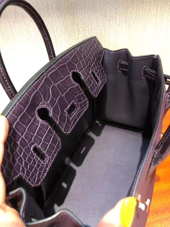 Hermès(爱马仕)Birkin 25cm Touch 59 葡萄紫Raisin 拼 雾面鳄鱼系列鸾尾花紫 玫瑰金扣 现货-拉尔森鳄鱼皮具定制 - 爱马仕包包官网 Hermès(爱马仕)Birkin 25cm Touch 59 葡萄紫Raisin 拼 雾面鳄鱼系列鸾尾花紫 玫瑰金扣 现货