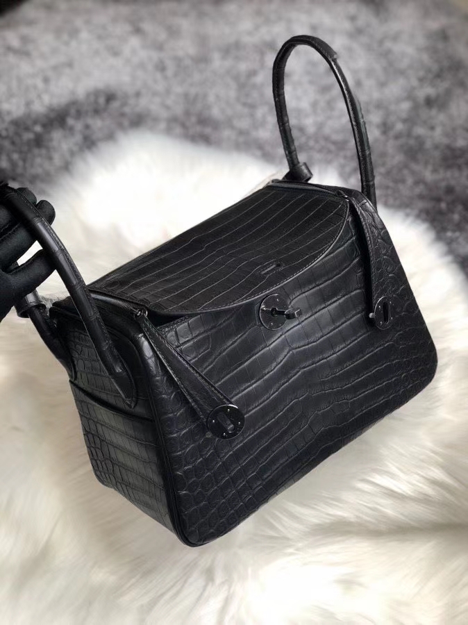 Hermès（爱马仕）Lindy 26cm Crocodile matt 雾面鳄鱼 黑色黑扣 So black
