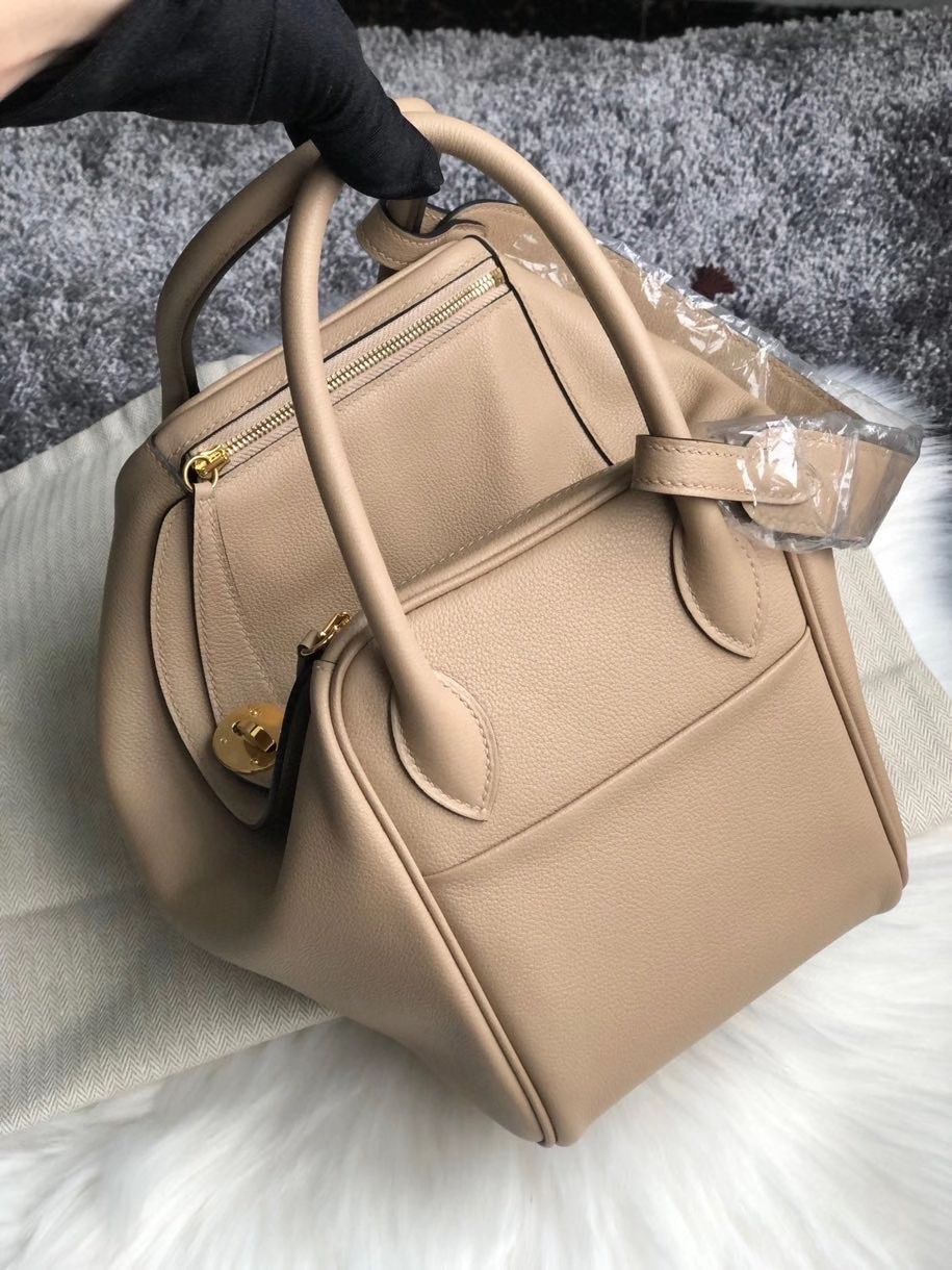 Hermès(爱马仕)Lindy 26cm Evecolor s2 风衣灰 Trench 金扣 顶级手缝-拉尔森鳄鱼皮具定制 - 爱马仕包包官网 Hermès(爱马仕)Lindy 26cm Evecolor s2 风衣灰 Trench 金扣 顶级手缝