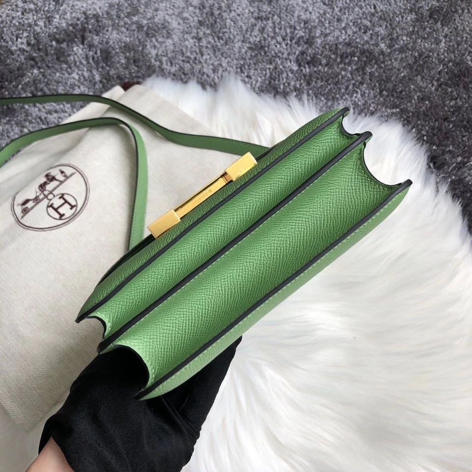 Hermès（爱马仕）Constance 18cm Epsom 原厂掌纹皮 3i 牛油果绿 vert criquet 金扣 顶级手缝 现货