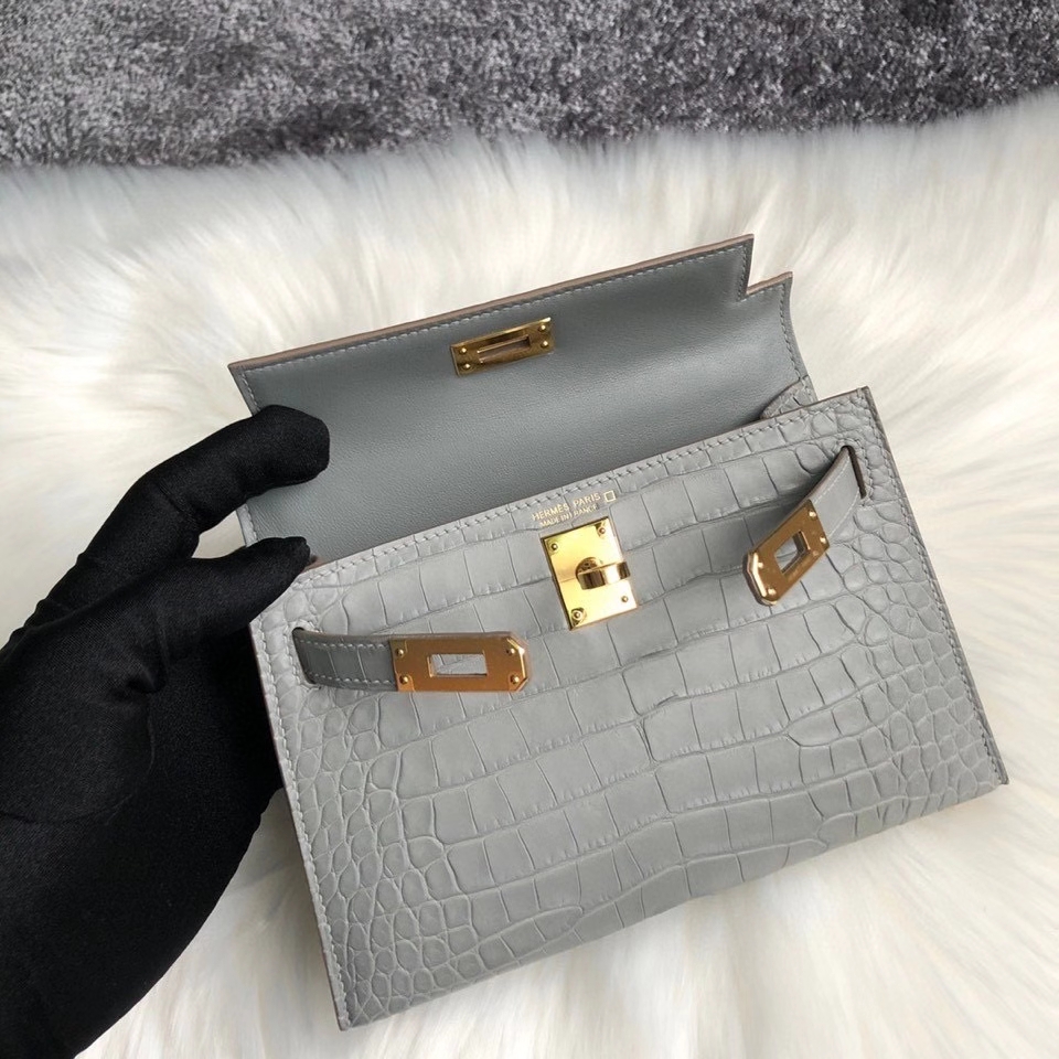 Hermès(爱马仕)Mini kelly Alligator matt 雾面鳄鱼 ck80 珍珠灰 金扣 顶级手缝-拉尔森鳄鱼皮具定制 - 爱马仕包包官网 Hermès(爱马仕)Mini kelly Alligator matt 雾面鳄鱼 ck80 珍珠灰 金扣 顶级手缝