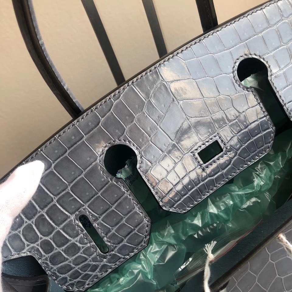 Hermès(爱马仕)Birkin 30cm Crocodile shiny 亮面鳄鱼 7n 风暴蓝 银扣 顶级手缝 现货-拉尔森鳄鱼皮具定制 - 爱马仕包包官网 Hermès(爱马仕)Birkin 30cm Crocodile shiny 亮面鳄鱼 7n 风暴蓝 银扣 顶级手缝 现货