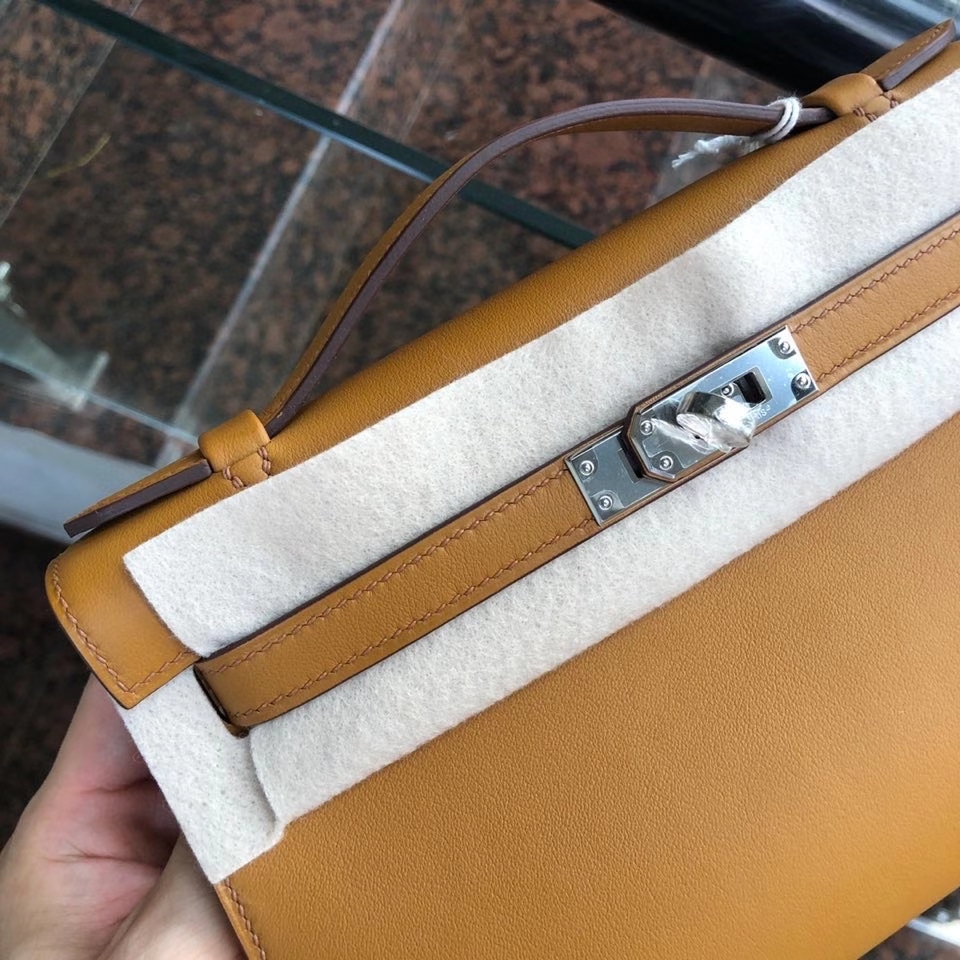 Hermès（爱马仕）Mini kelly pochette Swift  芝麻色 Sesame 银扣 顶级手缝 手拿包 晚宴包