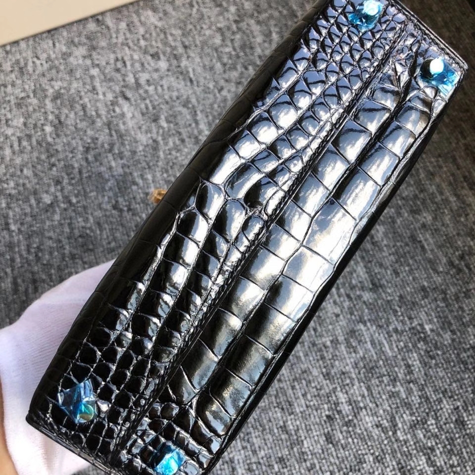 Hermès(爱马仕)Mini kelly ll Alligator shiny 亮面鳄鱼 ck89 黑色 Noir 金扣 顶级手缝 拱珠皮 现货-拉尔森鳄鱼皮具定制 - 爱马仕包包官网 Hermès(爱马仕)Mini kelly ll Alligator shiny 亮面鳄鱼 ck89 黑色 Noir 金扣 顶级手缝 拱珠皮 现货